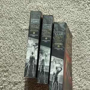 Cassandra Clare - The Mortal Instruments Series